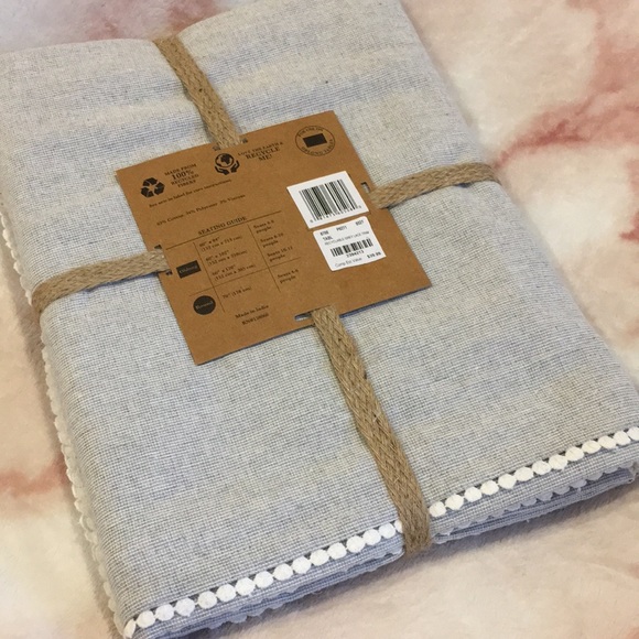 Gray Lace Trim  Recyclable Table Cloth Oblong NWT - Picture 14 of 16